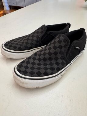 Vans kids size 5 Classic Slip-On Checkerboard Sneakers - Black